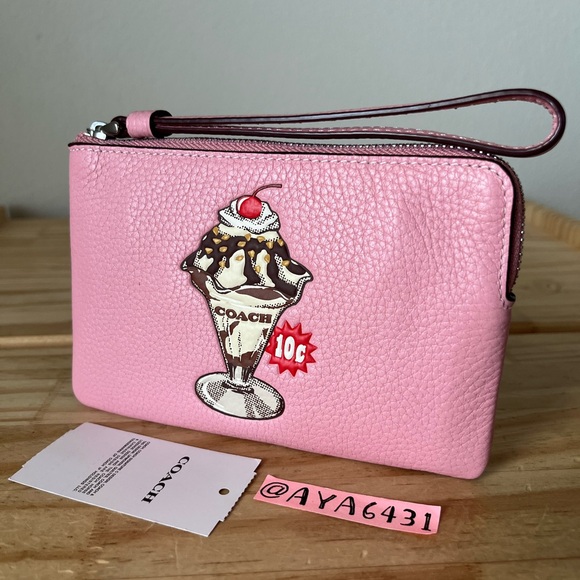 Coach Wristlet🎈🎈 - Picture 2 of 9